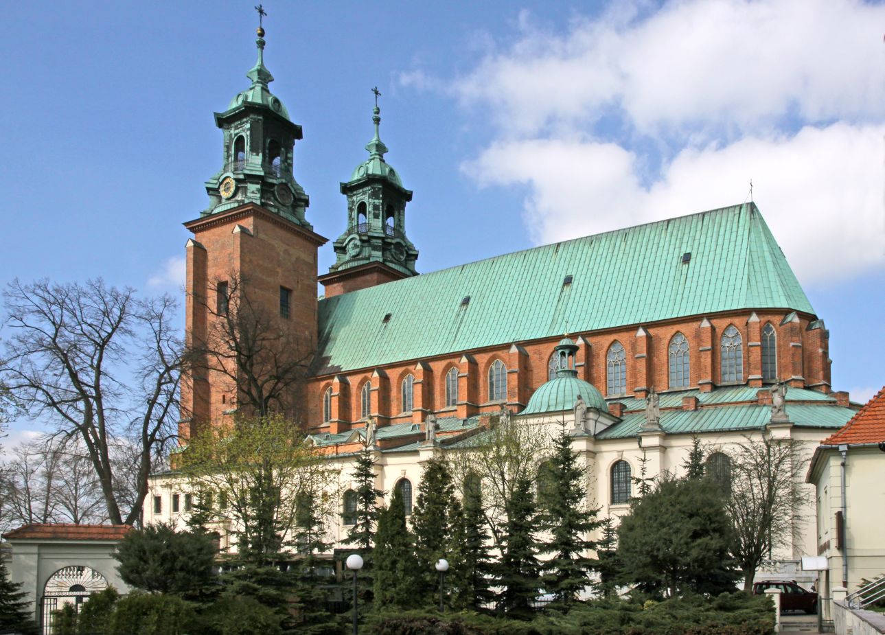 Fotorelacja---21-czerwca-2025----Pielgrzymka-Gniezno--Ostrow-Tumski